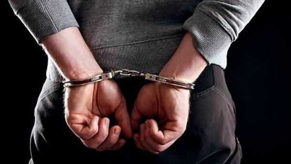 Φυγόποινος άρπαξε ιερό σταυρό από Ουκρανό μητροπολίτη