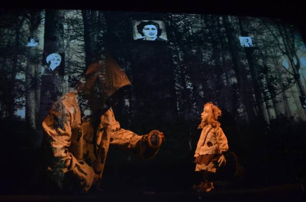 Πειραματική Σκηνή Καλαμάτας: Παρουσιάζει τη θεατρική παράσταση “Ρεμπέτικο”