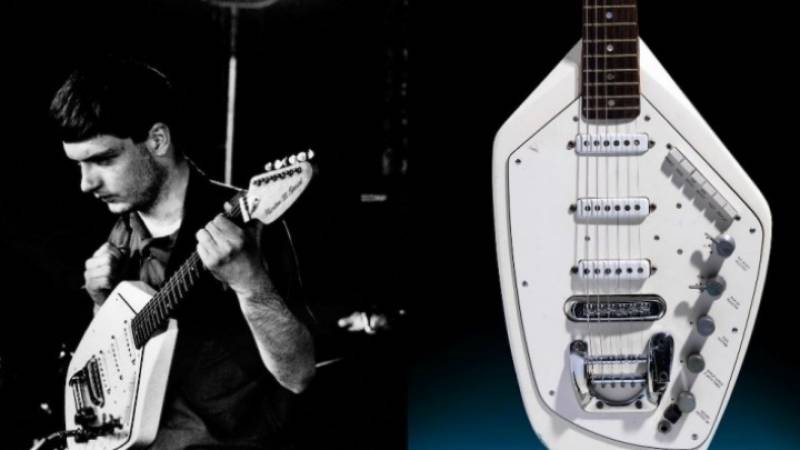 Η κιθάρα του Ίαν Κέρτις των Joy Division πωλήθηκε έναντι 211.513 δολαρίων σε δημοπρασία