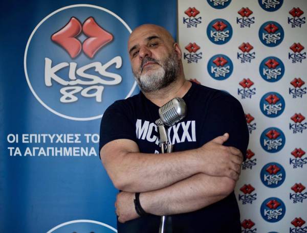 Ο Θοδωρής Σαραντόπουλος στη μεσημεριανή ζώνη του Kiss FM 89