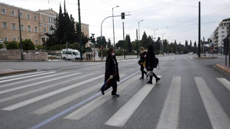 Reuters: Πιο γρήγορη η αντίδραση της Ελλάδας από άλλες ευρωπαϊκές χώρες