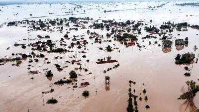 Θεσσαλία: Άταφα παραμένουν ακόμη εκατοντάδες ζώα (Βίντεο)