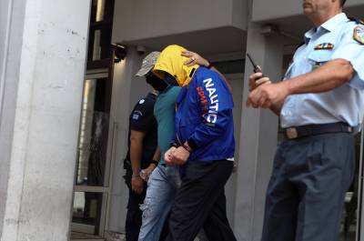 Blue Horizon: Ελεύθεροι υπό όρους υποπλοίαρχος και ναύκληρος