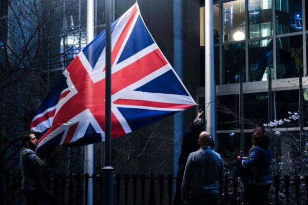 Brexit: Το Ηνωμένο Βασίλειο ετοιμάζεται για μπρα ντε φερ με την Ενωση