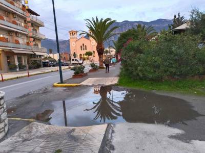 Η λίμνη της Ναυαρίνου