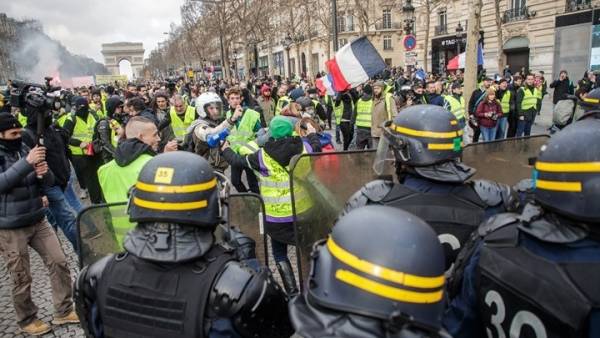 Η Γαλλική αστυνομία απαγόρευσε διαδήλωση των «κίτρινων γιλέκων»