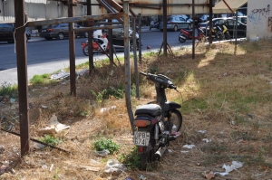 Εγκαταλελειμμένο μηχανάκι