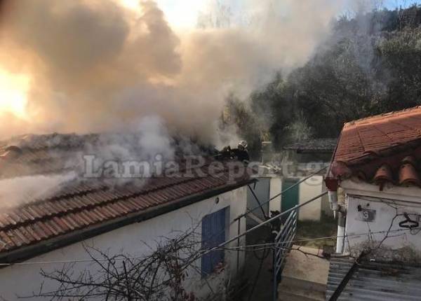 Πυρκαγιά σε μονοκατοικία στη Λαμία