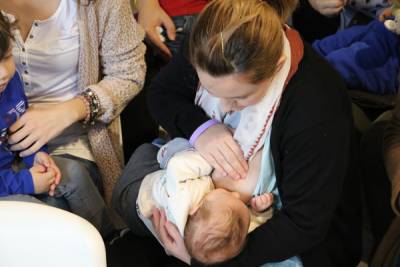 Ενημερωτικό υλικό για το μητρικό θηλασμό