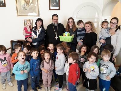Στο Μητροπολίτη Μεσσηνίας νήπια από το “Παπαδοπούλειο”