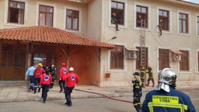 Ασκηση αντιμετώπισης σεισμού στο Γυμνάσιο - Λύκειο Πύλου (βίντεο)