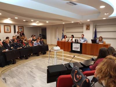 Ο διευθυντής Ασφάλειας Καλαμάτας Παν. Μπαστακός συμβουλεύει τους γονείς: Μιλήστε στα παιδιά, μην κόβετε το Ιντερνετ