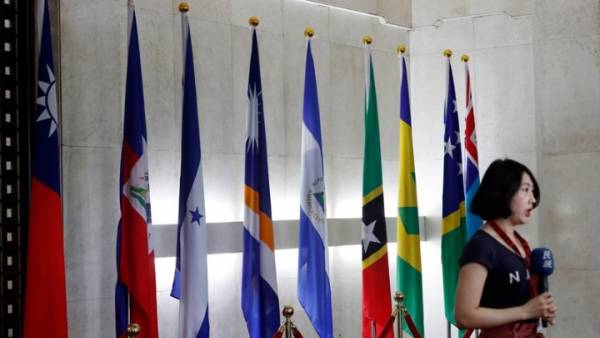 Το Ελ Σαλβαδόρ διακόπτει τις διπλωματικές του σχέσεις με την Ταϊβάν