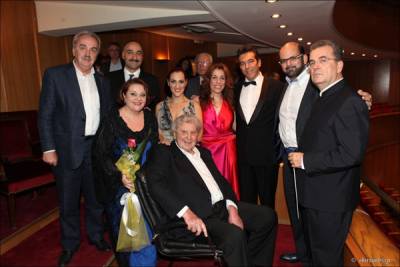 Το Μίκη Θεοδωράκη υποδέχθηκε στη Λυρική Σκηνή ο Σάκης Θεοδωρόπουλος
