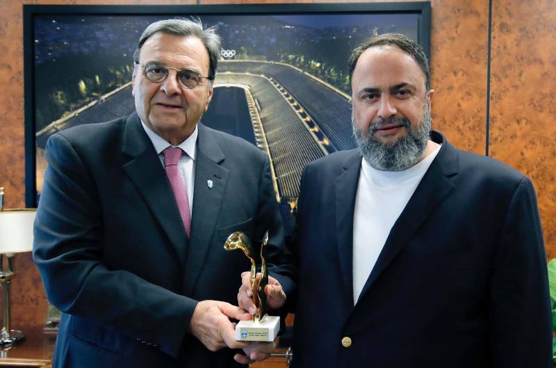 Ο Μαρινάκης ανέλαβε την ανακαίνιση του Παναθηναϊκού Σταδίου