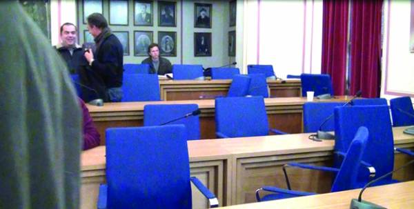 Αποχώρησε η αντιπολίτευση από το Δημοτικό Συμβούλιο Καλαμάτας 