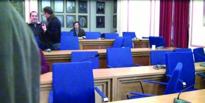 Αποχώρησε η αντιπολίτευση από το Δημοτικό Συμβούλιο Καλαμάτας