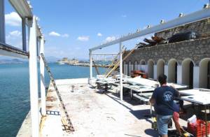 Κατεδαφίστηκε αυθαίρετο εστιατόριο στο λιμάνι του Ναυπλίου