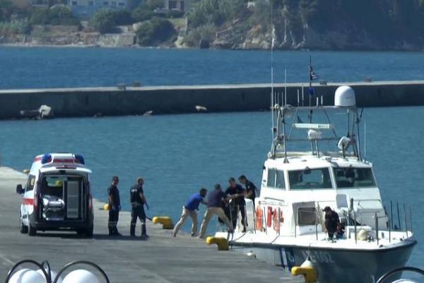 Στο Λαύριο, οι 104 μετανάστες και πρόσφυγες που εντοπίστηκαν σε σκάφος κοντά στη Μεθώνη