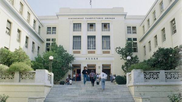Παρέμβαση Γαβρόγλου για τις μαζικές αντιγραφές στο Οικονομικό Πανεπιστήμιο Αθηνών