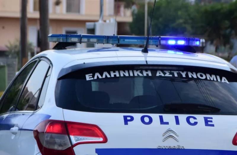 Αντιμέτωπη με κακουργήματα για σεξουαλική βία σε βάρος των παιδιών της η σύζυγος του Αστυνομικού φρουρού της Βουλής