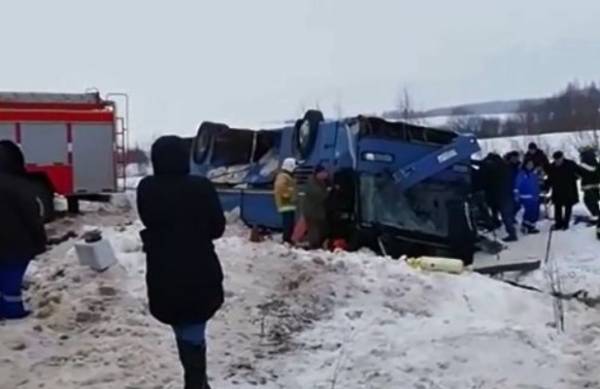 Ρωσία: Ανατράπηκε λεωφορείο με παιδιά - Τουλάχιστον 4 νεκροί (Βίντεο)