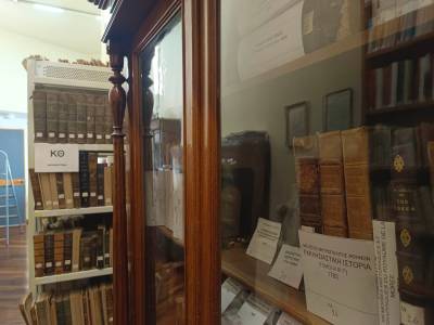 Το θερινό ωράριο Λαϊκής Βιβλιοθήκης και Πινακοθήκης
