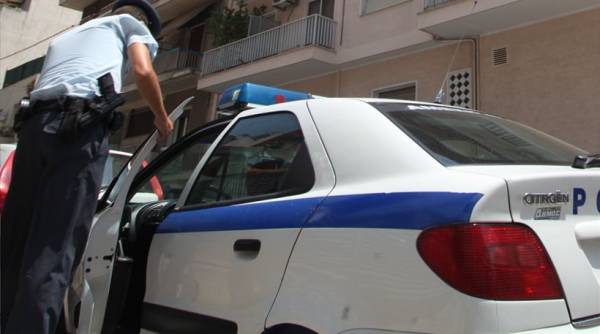 Σύλληψη 22χρονου για τη ληστεία οδηγού ταξί στα Εξαμίλια