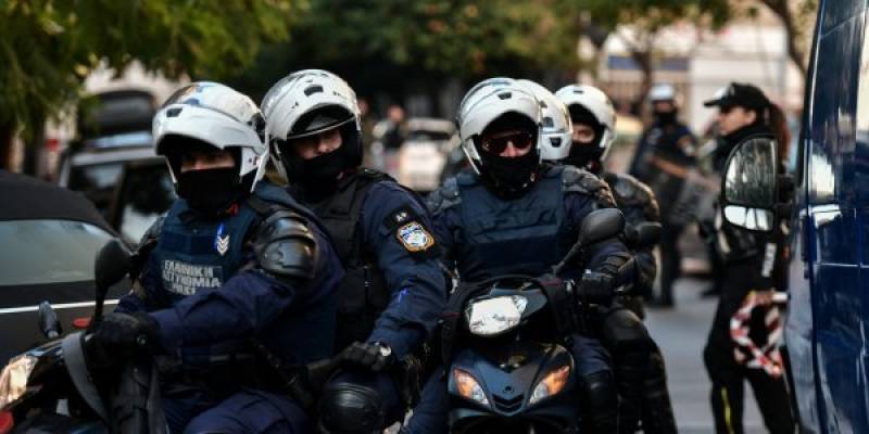 Κορονοϊός: Αδιαφορούν για τα μέτρα και ανοίγουν μαγαζιά - 96 συλλήψεις