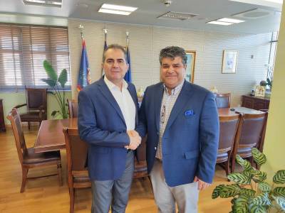 Παμμεσσηνιακή Ομοσπονδία Αμερικής και Καναδά: Ο Γιώργος Βλαχάκης στον δήμαρχο Καλαμάτας