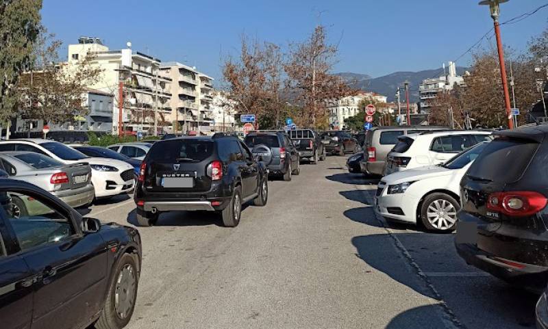 Ιδιωτικοποίηση των πάρκινγκ του Νέδοντα, με κατά πλειοψηφία απόφαση του Δημοτικού Συμβουλίου