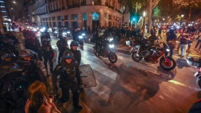 Η Γαλλία σε σοκ μετά την επίθεση στην κατοικία δημάρχου κατά την πέμπτη διαδοχική νύκτα βίας