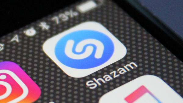 Apple: Ένα βήμα πριν την εξαγορά του Shazam