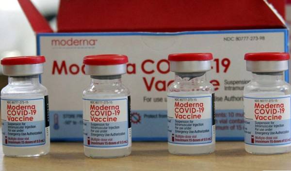 Κορονοϊός: Η Moderna ετοιμάζει ειδικό εμβόλιο για τη μετάλλαξη Όμικρον