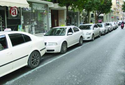 Στο δρόμο με μέτρα ασφαλείας τα ταξί στην Καλαμάτα