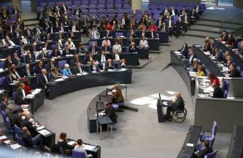 Υπερψηφίστηκε με 542 «ναι» η επέκταση του ελληνικού προγράμματος από τη γερμανική Βουλή