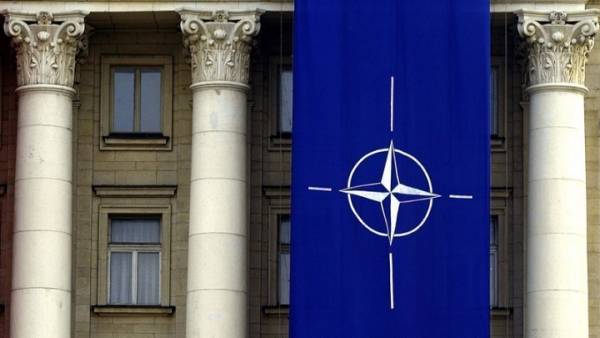 Le Figaro: Η εξέλιξη και προοπτικές του ΝΑΤΟ από την ίδρυσή του το 1949 μέχρι σήμερα