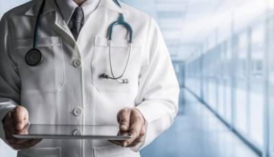 Στο εδώλιο γιατρός για θανατηφόρα έκθεση ασθενών με κορονοϊό κατά την πανδημία