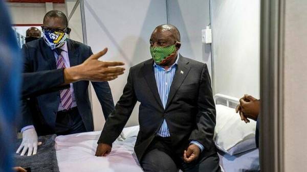 Νότια Αφρική: Ο υπουργός Υγείας μολύνθηκε από τον κορονοϊό