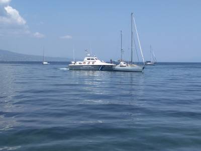 Επιχείρηση απομάκρυνσης οβίδας από το λιμάνι της Κορώνης (βίντεο-φωτογραφίες)