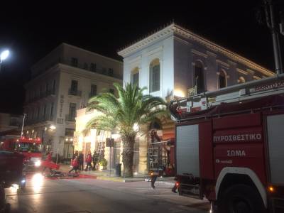 Κινητοποίηση στο κέντρο της Καλαμάτας για... προάσκηση ενόψει άσκησης σεισμού (φωτογραφίες)