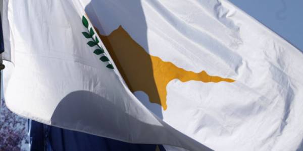 Κύπρος: Η επιστροφή του «μοιραίου αεροπλανοφόρου»