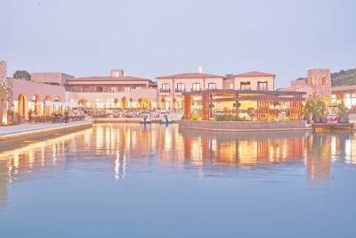 Ανοίγει σήμερα η Navarino Agora