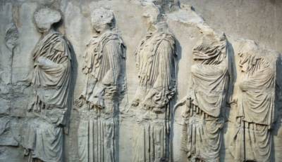 Βρετανικό Μουσείο για γλυπτά Παρθενώνα: &quot;Να δανείσουμε και να δανειστούμε&quot;