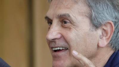 Στους Δρόμους του Ρεμπέτικου: Δύο συναυλίες με τον Γιώργο Νταλάρα στο Μέγαρο Μουσικής