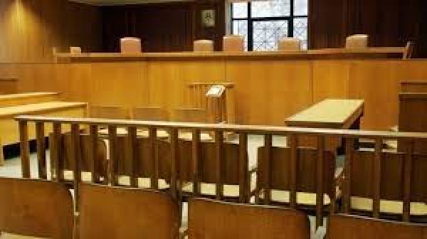 Θεσσαλονίκη: Αντιμέτωποι με τη δικαιοσύνη δεκαεννιά φίλαθλοι ομάδων για ενεργοποίηση πυροτεχνικών κατασκευών σε ποδοσφαιρικούς αγώνες