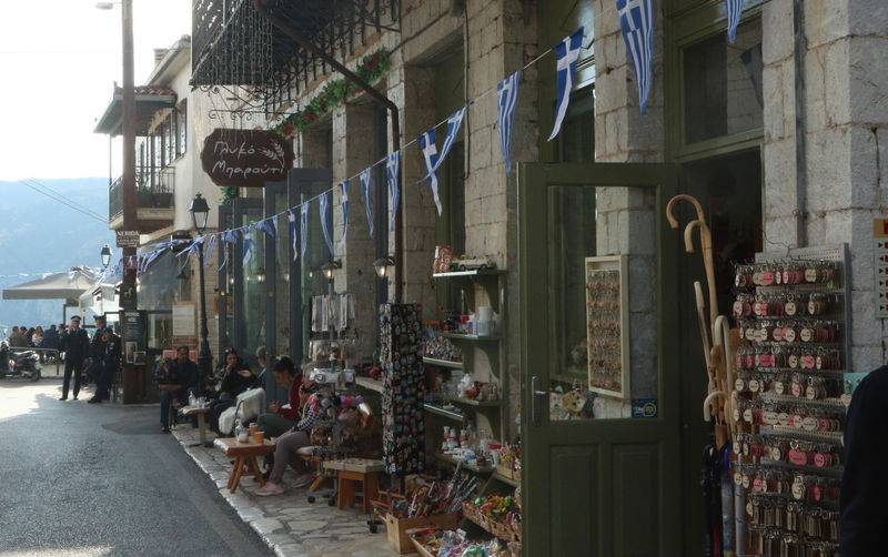 Χριστούγεννα: “Μπλόκα” στις κρατήσεις της τελευταίας στιγμής - Στο προσκήνιο οι αστικοί προορισμοί της Πελοποννήσου