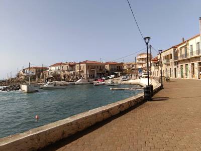 Προστασία κι ενίσχυση θέλει το λιμανάκι στον Αγιο Νικόλαο