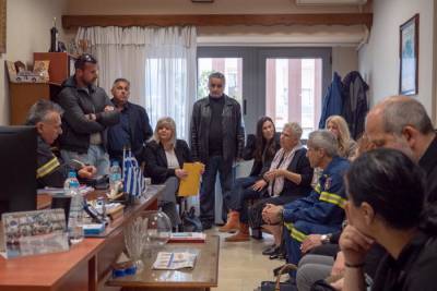 Καλαμάτα: Επίσκεψη Οικονομάκου σε Πυροσβεστική και Δικηγορικό Σύλλογο