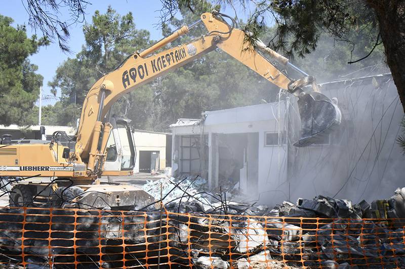 Κατεδάφιση ετοιμόρροπων κτηρίων σε Θουρία και Αμμο